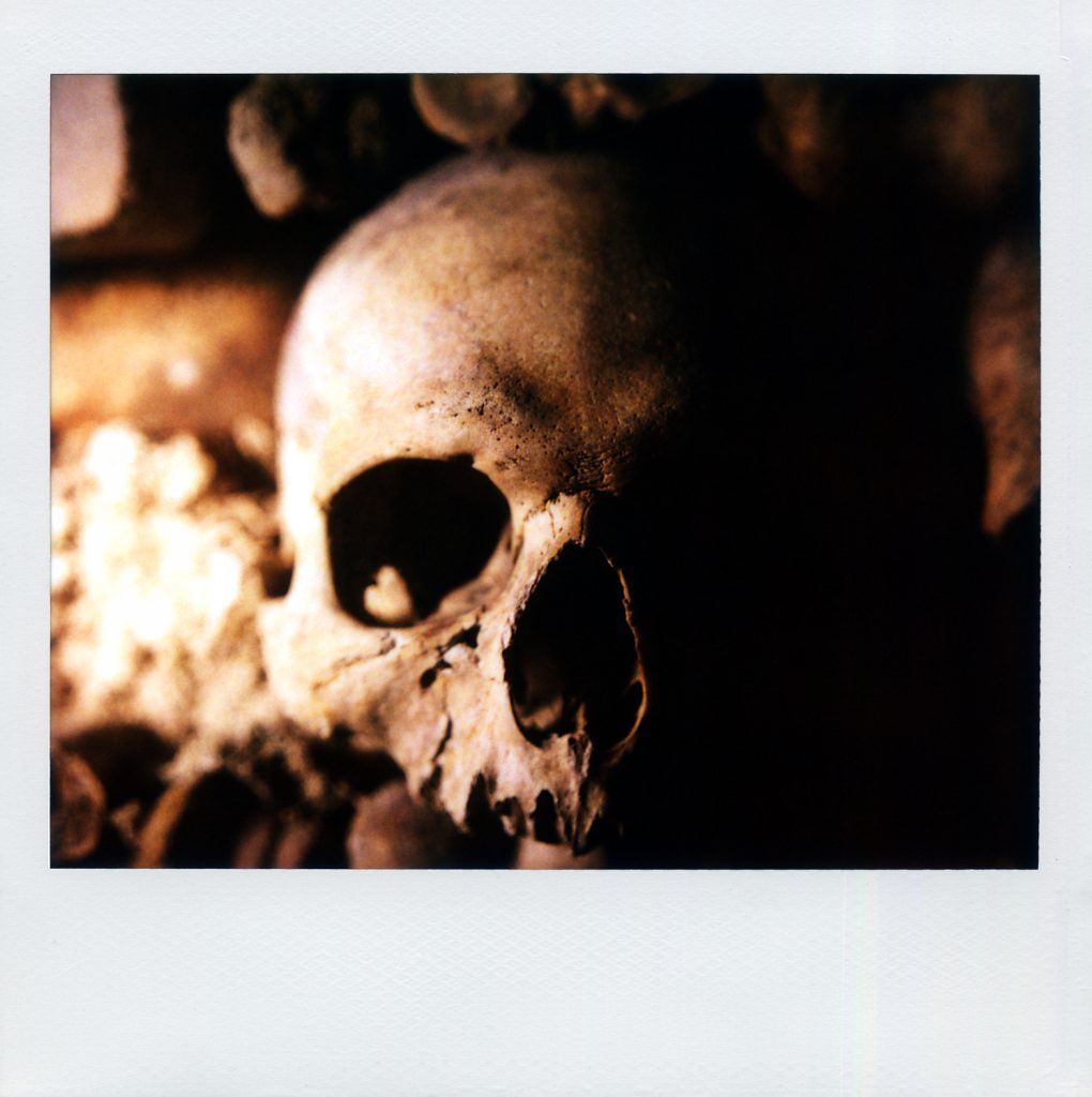 Catacombes Paris © Sacha LENORMAND Photographe Paris