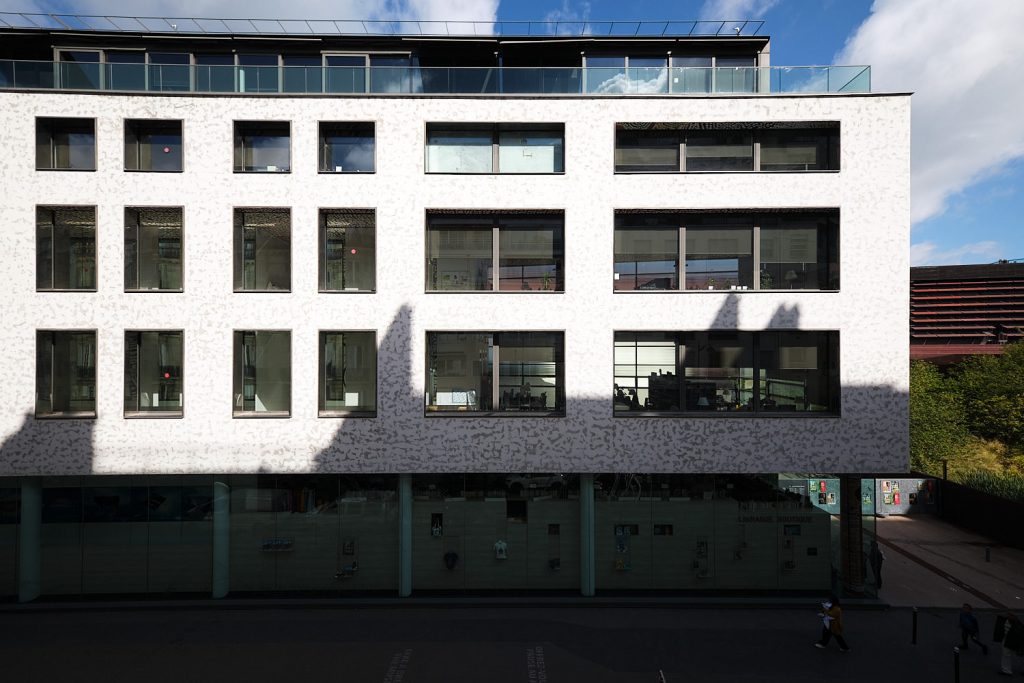 Photographie d'architecture sur le bâtiment technique du Musée du Quai Branly